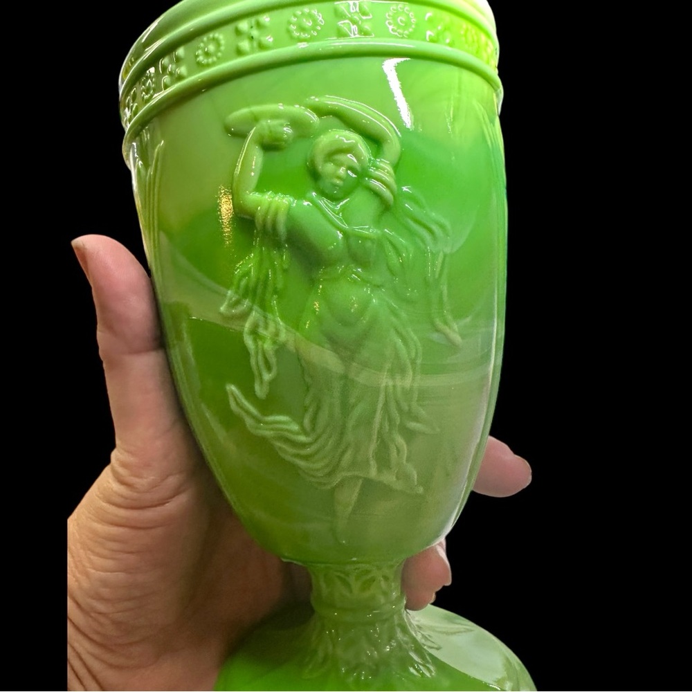 Fenton CHAMELEON Green Dancing Ladies Vase (EUC) - Picture 8 of 16